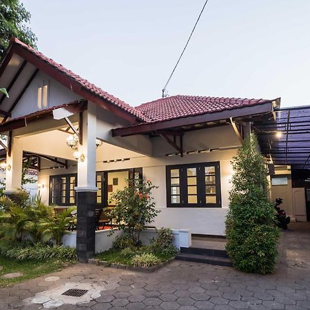 Ndalem Sarengat Lägenhet Yogyakarta Exteriör bild